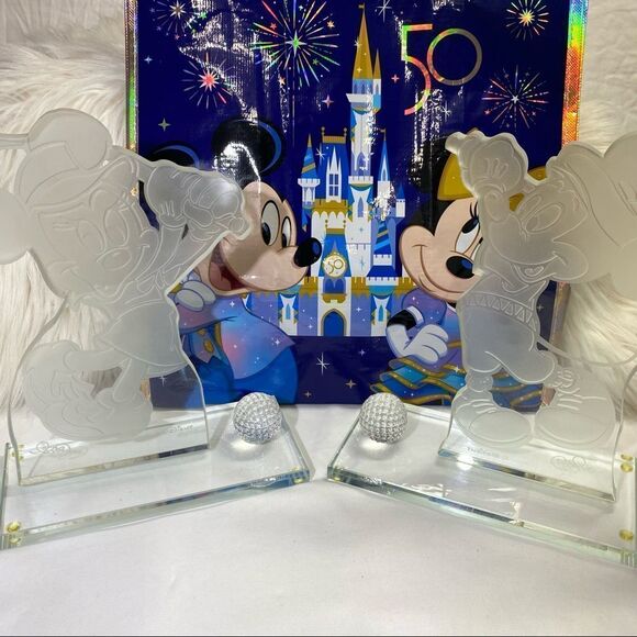 Disney Vintage Golfer Mickey And Minnie Mouse Crystal Sculpture Izaz Studio